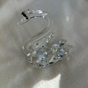 Gorgeous Small Swan Crystal Figurine / New Never Used